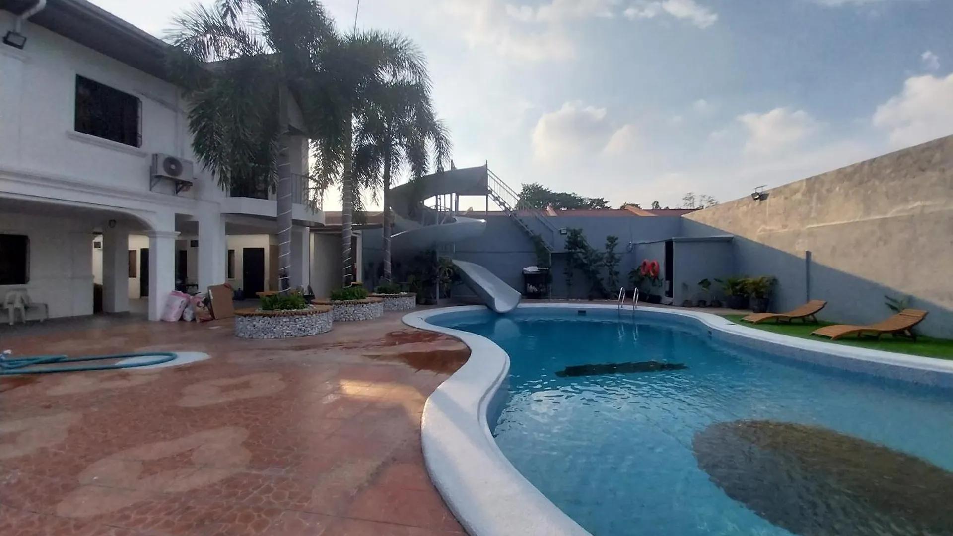 Sunny Villa Dje Angeles